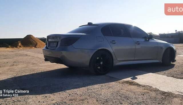 Серый БМВ 5 Серия, объемом двигателя 2.99 л и пробегом 356 тыс. км за 12555 $, фото 9 на Automoto.ua