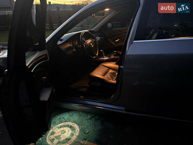 Серый БМВ 5 Серия, объемом двигателя 2.5 л и пробегом 254 тыс. км за 9350 $, фото 26 на Automoto.ua