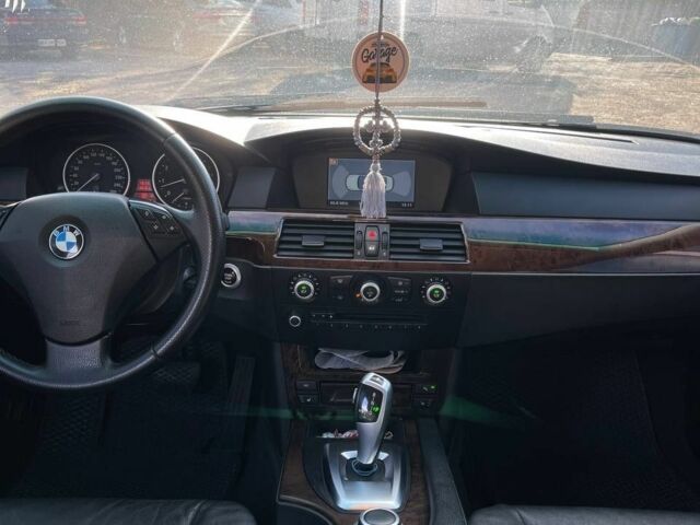 БМВ 5 Серия 2007 в Александрие на Automoto.ua Серый БМВ 5 Серия, объемом двигателя 2.5 л и пробегом 200 тыс. км за 8500 $, фото 3 на Automoto.ua