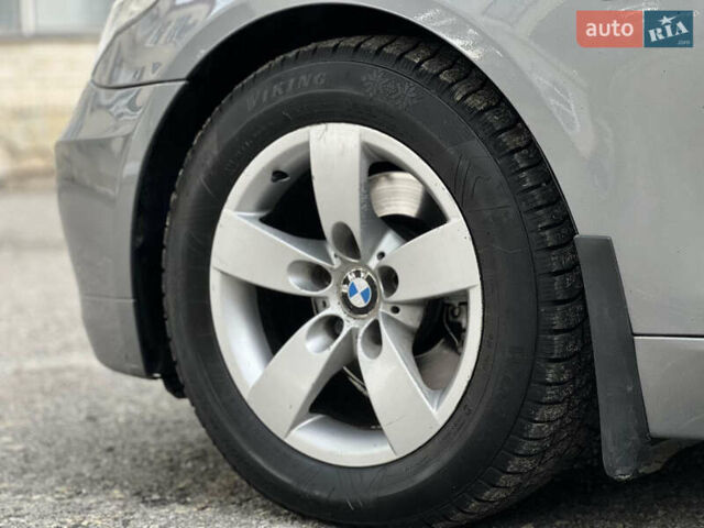 Серый БМВ 5 Серия, объемом двигателя 2.5 л и пробегом 255 тыс. км за 8750 $, фото 27 на Automoto.ua