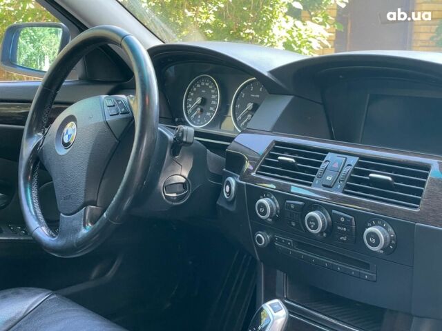 Серый БМВ 5 Серия, объемом двигателя 2.5 л и пробегом 307 тыс. км за 8490 $, фото 30 на Automoto.ua