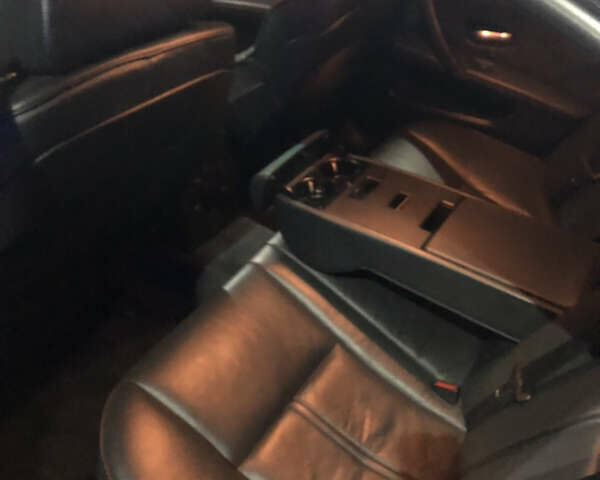 Серый БМВ 5 Серия, объемом двигателя 3 л и пробегом 258 тыс. км за 10000 $, фото 12 на Automoto.ua