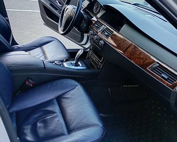 Серый БМВ 5 Серия, объемом двигателя 2.5 л и пробегом 290 тыс. км за 10000 $, фото 7 на Automoto.ua