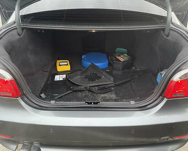 Серый БМВ 5 Серия, объемом двигателя 2.5 л и пробегом 220 тыс. км за 7500 $, фото 12 на Automoto.ua