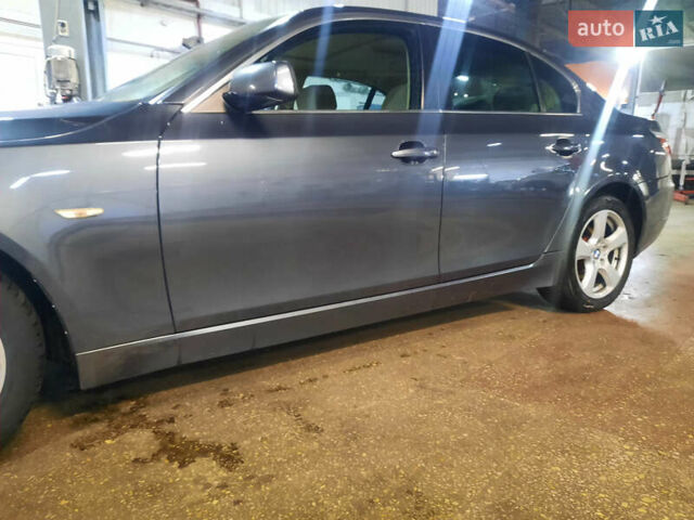 Серый БМВ 5 Серия, объемом двигателя 3 л и пробегом 280 тыс. км за 10200 $, фото 15 на Automoto.ua