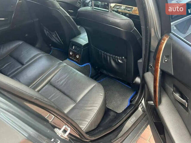 БМВ 5 Серия 2007 в Хмельницком на Automoto.ua Серый БМВ 5 Серия, объемом двигателя 3 л и пробегом 365 тыс. км за 6799 $, фото 11 на Automoto.ua