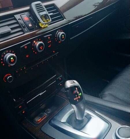 Серый БМВ 5 Серия, объемом двигателя 3 л и пробегом 331 тыс. км за 12000 $, фото 10 на Automoto.ua