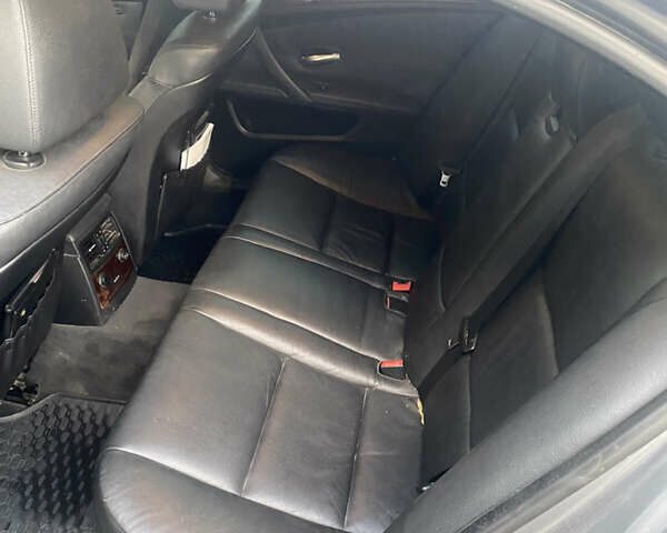 Серый БМВ 5 Серия, объемом двигателя 2.5 л и пробегом 264 тыс. км за 7500 $, фото 7 на Automoto.ua