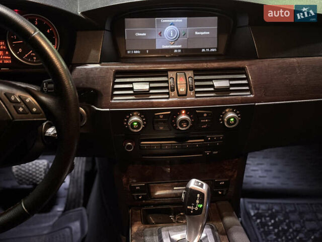 Сірий БМВ 5 Серія, об'ємом двигуна 2.99 л та пробігом 304 тис. км за 10799 $, фото 28 на Automoto.ua