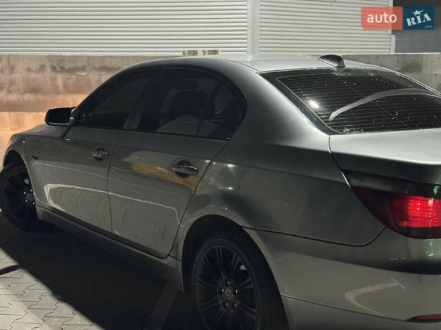Сірий БМВ 5 Серія, об'ємом двигуна 2.99 л та пробігом 304 тис. км за 10799 $, фото 13 на Automoto.ua