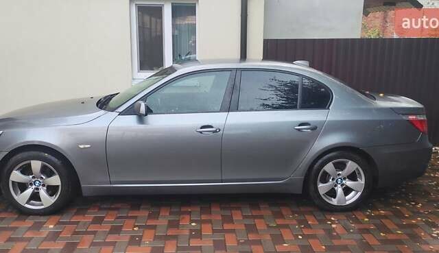 Серый БМВ 5 Серия, объемом двигателя 3 л и пробегом 349 тыс. км за 8900 $, фото 6 на Automoto.ua