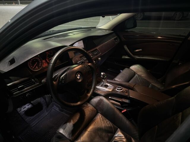 Серый БМВ 5 Серия, объемом двигателя 3 л и пробегом 304 тыс. км за 250 $, фото 5 на Automoto.ua