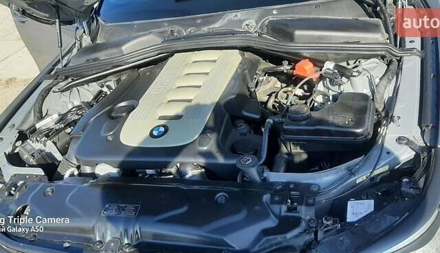 Серый БМВ 5 Серия, объемом двигателя 2.99 л и пробегом 356 тыс. км за 12555 $, фото 1 на Automoto.ua