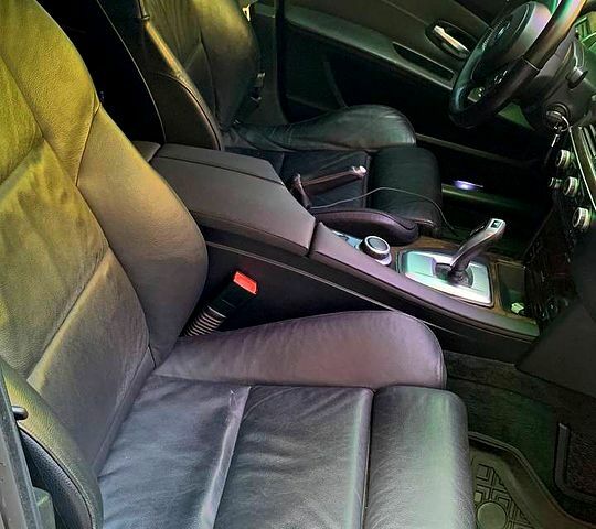 Серый БМВ 5 Серия, объемом двигателя 3 л и пробегом 301 тыс. км за 9999 $, фото 4 на Automoto.ua