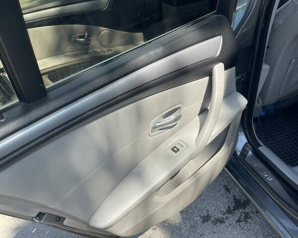 Сірий БМВ 5 Серія, об'ємом двигуна 2 л та пробігом 298 тис. км за 9300 $, фото 27 на Automoto.ua