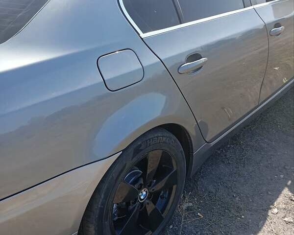 Серый БМВ 5 Серия, объемом двигателя 2.8 л и пробегом 161 тыс. км за 9500 $, фото 19 на Automoto.ua