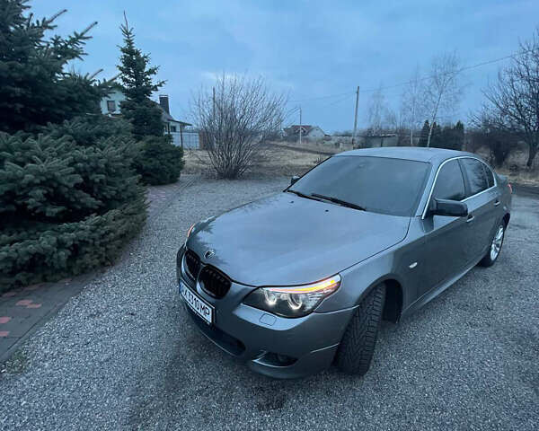 Серый БМВ 5 Серия, объемом двигателя 3 л и пробегом 130 тыс. км за 9700 $, фото 1 на Automoto.ua
