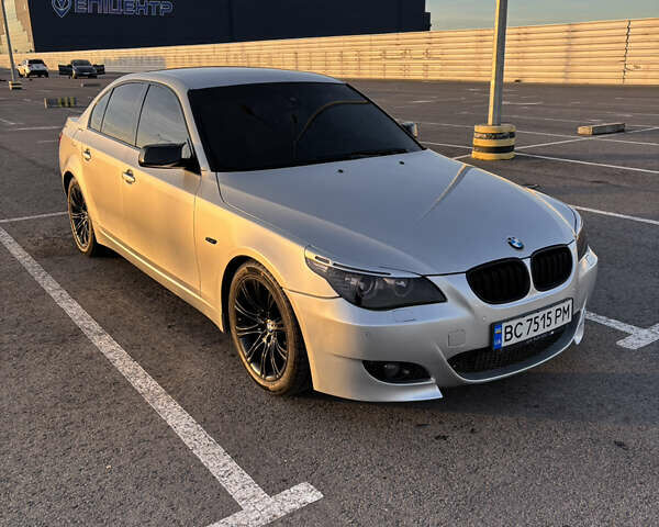 Серый БМВ 5 Серия, объемом двигателя 3 л и пробегом 303 тыс. км за 9800 $, фото 2 на Automoto.ua