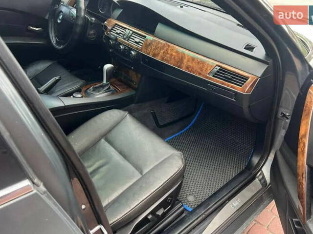 БМВ 5 Серия 2007 в Хмельницком на Automoto.ua Серый БМВ 5 Серия, объемом двигателя 3 л и пробегом 365 тыс. км за 6799 $, фото 12 на Automoto.ua