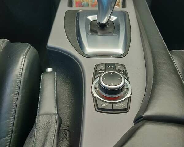 Серый БМВ 5 Серия, объемом двигателя 2.99 л и пробегом 298 тыс. км за 18824 $, фото 182 на Automoto.ua