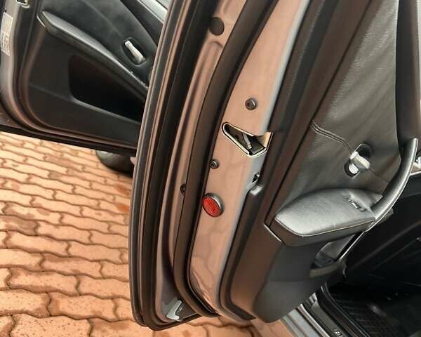 Серый БМВ 5 Серия, объемом двигателя 3 л и пробегом 300 тыс. км за 10500 $, фото 22 на Automoto.ua