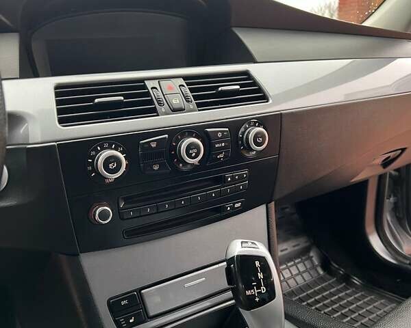 Серый БМВ 5 Серия, объемом двигателя 3 л и пробегом 300 тыс. км за 10500 $, фото 8 на Automoto.ua