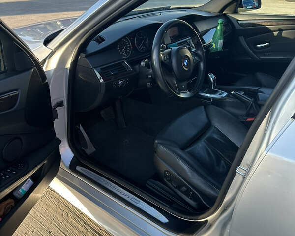 Серый БМВ 5 Серия, объемом двигателя 3 л и пробегом 486 тыс. км за 15000 $, фото 20 на Automoto.ua