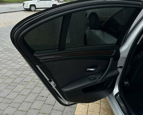 Серый БМВ 5 Серия, объемом двигателя 2.5 л и пробегом 262 тыс. км за 9000 $, фото 12 на Automoto.ua