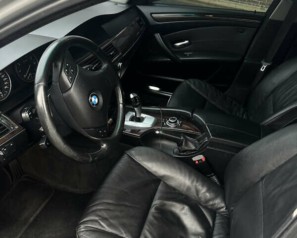 Серый БМВ 5 Серия, объемом двигателя 2.5 л и пробегом 262 тыс. км за 9000 $, фото 21 на Automoto.ua