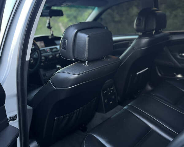 Серый БМВ 5 Серия, объемом двигателя 3 л и пробегом 310 тыс. км за 11999 $, фото 4 на Automoto.ua