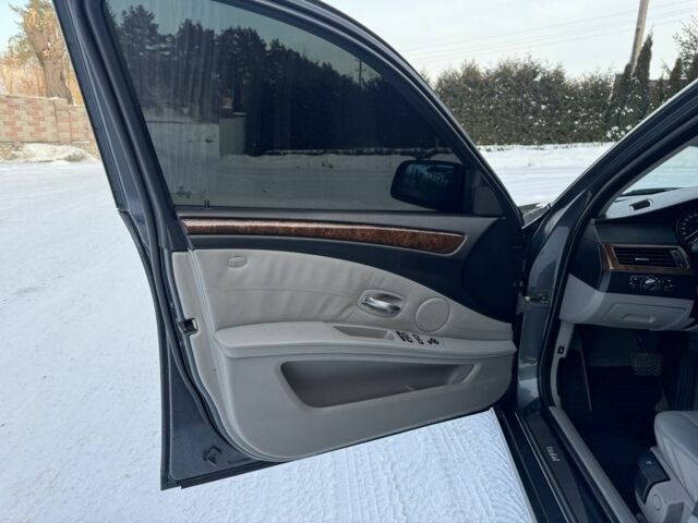 Серый БМВ 5 Серия, объемом двигателя 2 л и пробегом 298 тыс. км за 9700 $, фото 13 на Automoto.ua