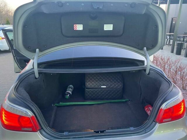 Серый БМВ 5 Серия, объемом двигателя 2 л и пробегом 367 тыс. км за 8750 $, фото 9 на Automoto.ua