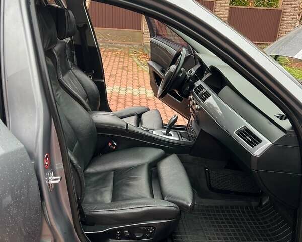 Серый БМВ 5 Серия, объемом двигателя 3 л и пробегом 300 тыс. км за 10500 $, фото 16 на Automoto.ua