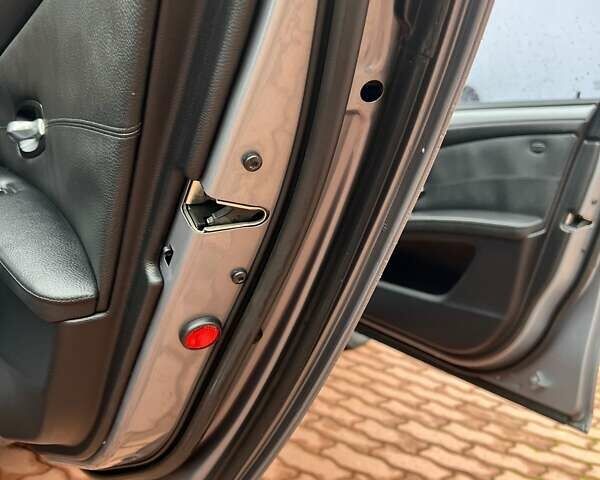 Серый БМВ 5 Серия, объемом двигателя 3 л и пробегом 300 тыс. км за 10500 $, фото 24 на Automoto.ua