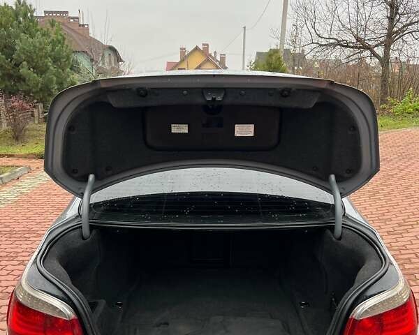 Серый БМВ 5 Серия, объемом двигателя 3 л и пробегом 300 тыс. км за 10500 $, фото 13 на Automoto.ua