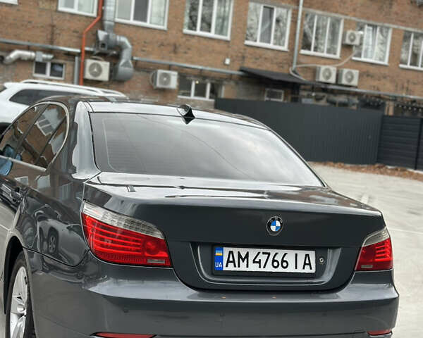 Серый БМВ 5 Серия, объемом двигателя 2 л и пробегом 402 тыс. км за 7950 $, фото 6 на Automoto.ua