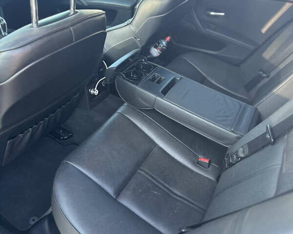 Серый БМВ 5 Серия, объемом двигателя 3 л и пробегом 486 тыс. км за 15000 $, фото 14 на Automoto.ua