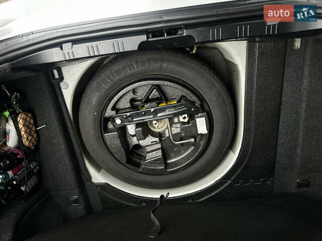 Серый БМВ 5 Серия, объемом двигателя 2.5 л и пробегом 262 тыс. км за 9000 $, фото 45 на Automoto.ua