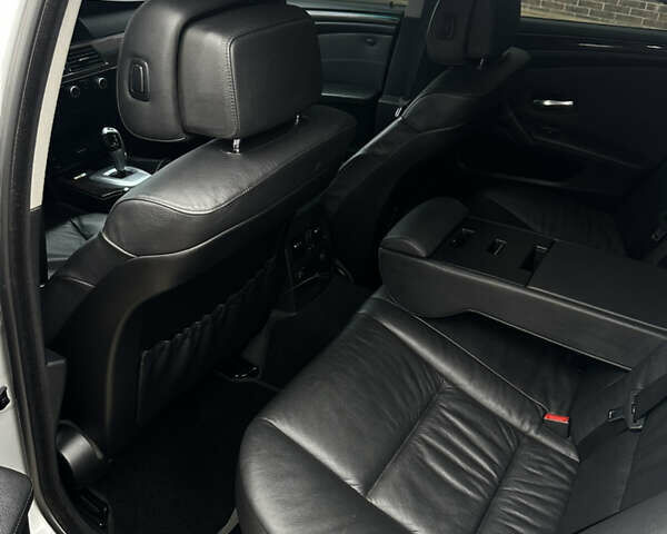 Серый БМВ 5 Серия, объемом двигателя 2.5 л и пробегом 262 тыс. км за 9000 $, фото 20 на Automoto.ua