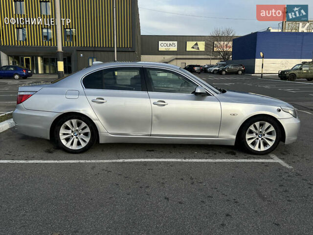 Сірий БМВ 5 Серія, об'ємом двигуна 2 л та пробігом 153 тис. км за 8000 $, фото 4 на Automoto.ua