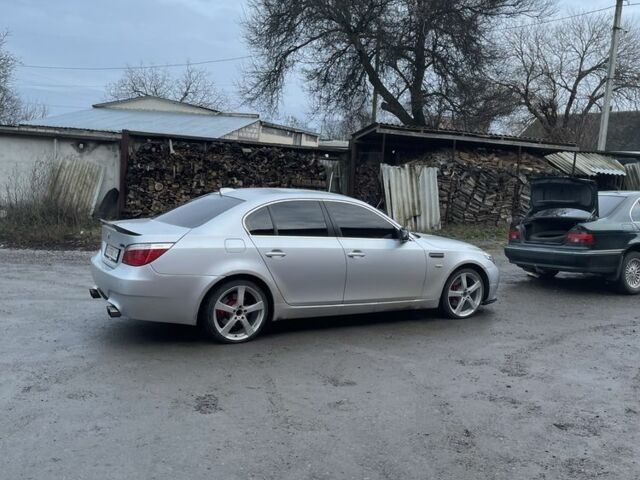 Серый БМВ 5 Серия, объемом двигателя 2 л и пробегом 300 тыс. км за 10500 $, фото 2 на Automoto.ua