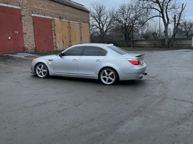 Серый БМВ 5 Серия, объемом двигателя 2 л и пробегом 300 тыс. км за 10500 $, фото 3 на Automoto.ua