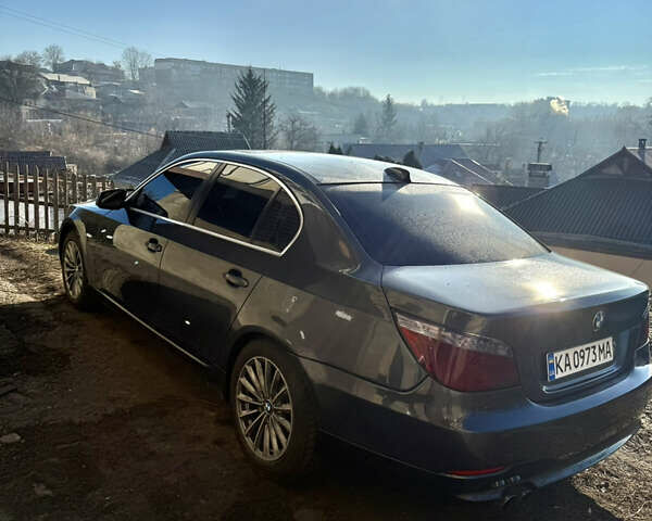 Серый БМВ 5 Серия, объемом двигателя 3 л и пробегом 288 тыс. км за 9500 $, фото 1 на Automoto.ua