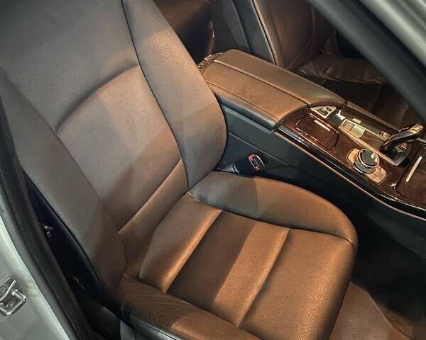 Серый БМВ 5 Серия, объемом двигателя 3 л и пробегом 165 тыс. км за 15500 $, фото 11 на Automoto.ua