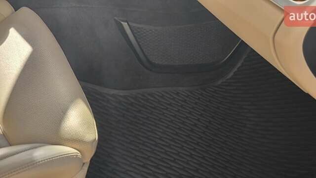 БМВ 5 Серия 2010 в Киеве на Automoto.ua Серый БМВ 5 Серия, объемом двигателя 3.5 л и пробегом 138 тыс. км за 25500 $, фото 27 на Automoto.ua