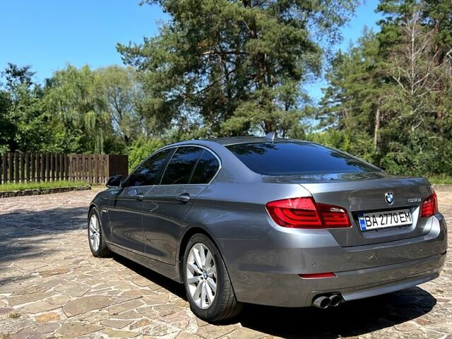Серый БМВ 5 Серия, объемом двигателя 3 л и пробегом 297 тыс. км за 12000 $, фото 4 на Automoto.ua