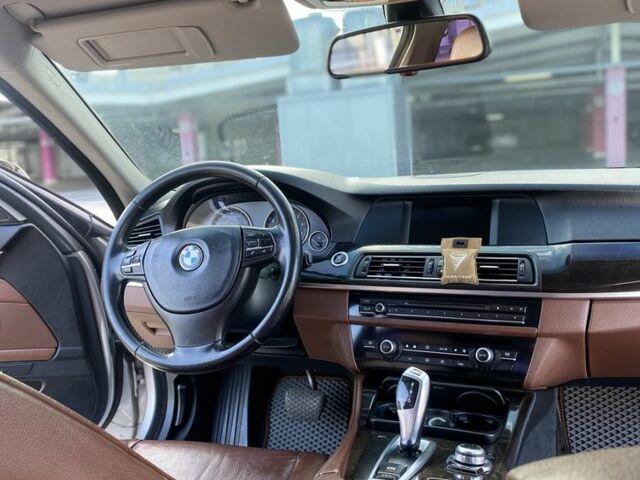 Сірий БМВ 5 Серія, об'ємом двигуна 3 л та пробігом 320 тис. км за 12500 $, фото 11 на Automoto.ua