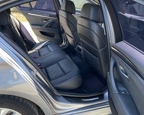 Серый БМВ 5 Серия, объемом двигателя 2.99 л и пробегом 363 тыс. км за 15500 $, фото 13 на Automoto.ua