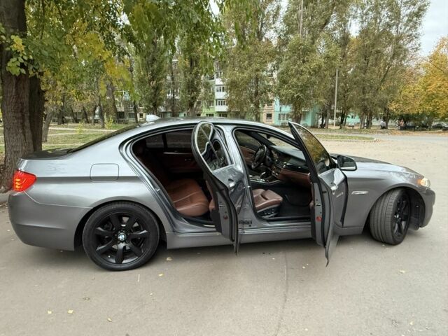 Серый БМВ 5 Серия, объемом двигателя 3 л и пробегом 371 тыс. км за 16400 $, фото 5 на Automoto.ua