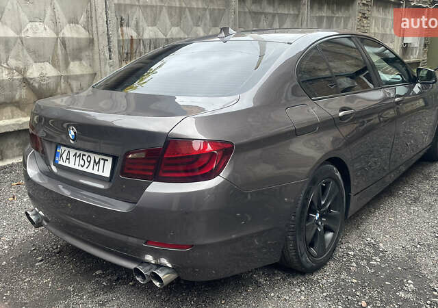 Серый БМВ 5 Серия, объемом двигателя 3 л и пробегом 315 тыс. км за 10000 $, фото 8 на Automoto.ua